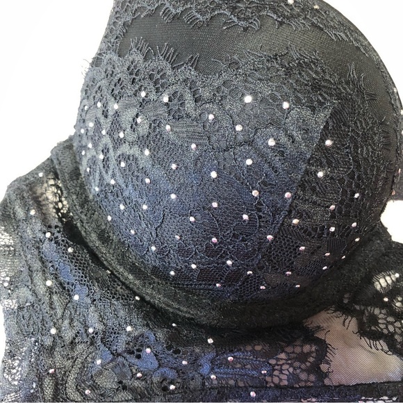 💕2/$35 💕 La Senza Beyond Sexy Classic Plunge Black with Rhinestones Bra 32C - Picture 3 of 7
